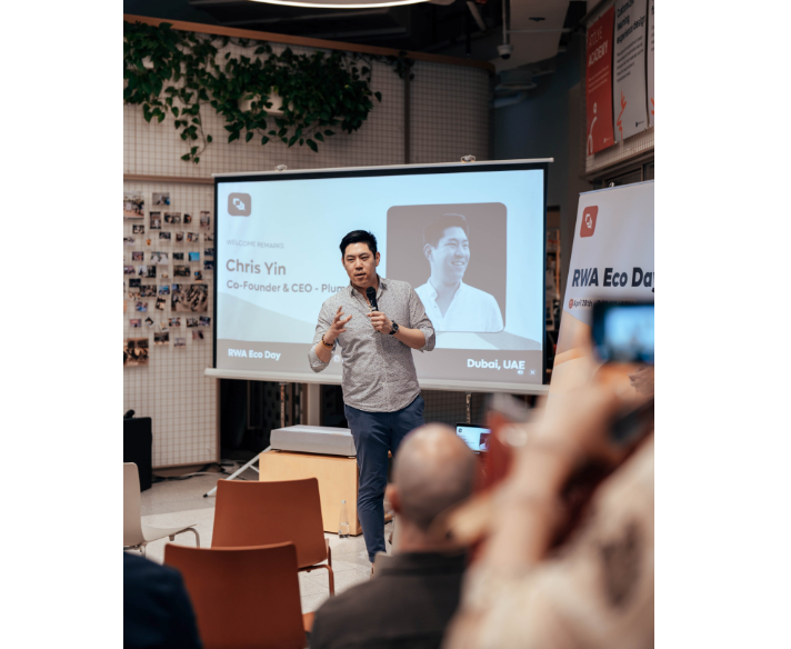 Генеральный директор Plume Крис Ин на Token2049 в Дубае. Источник: Plume 